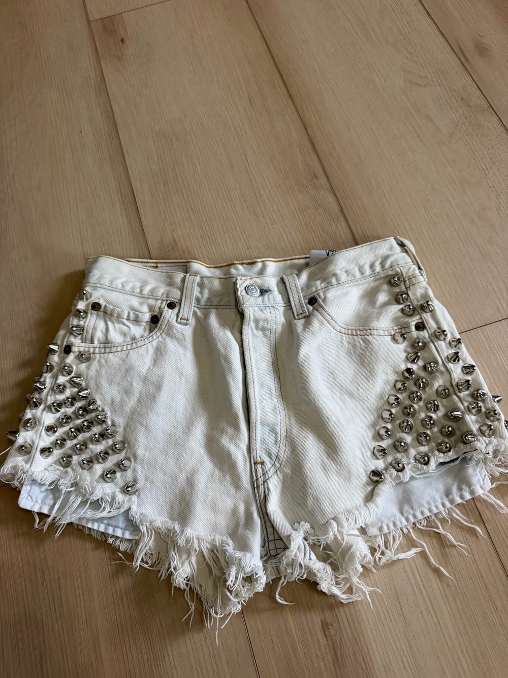RP4LF Levi Jean shorts size 26